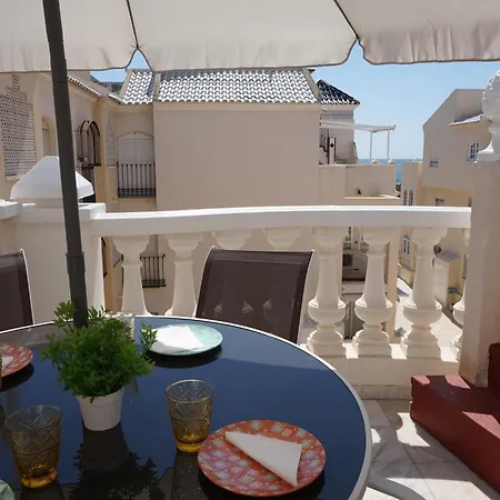 Beachfront - Urbanizacion Duquesa شقة